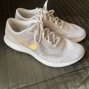 Nike Tennis Shoes Size 10